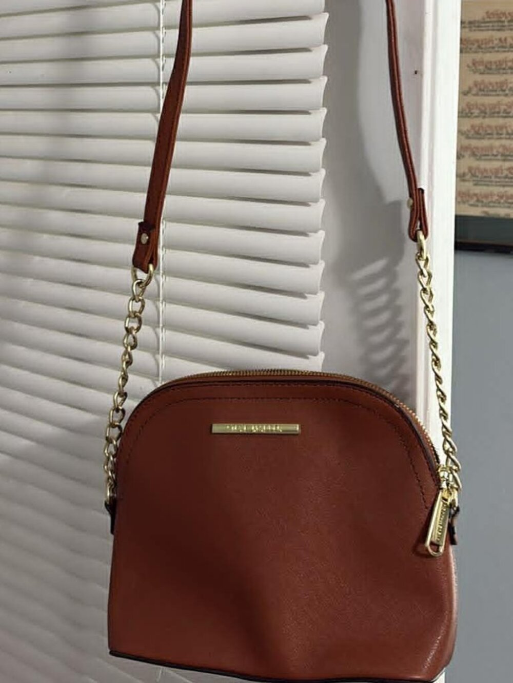 STEVE MADDEN "M" CROSSBODY